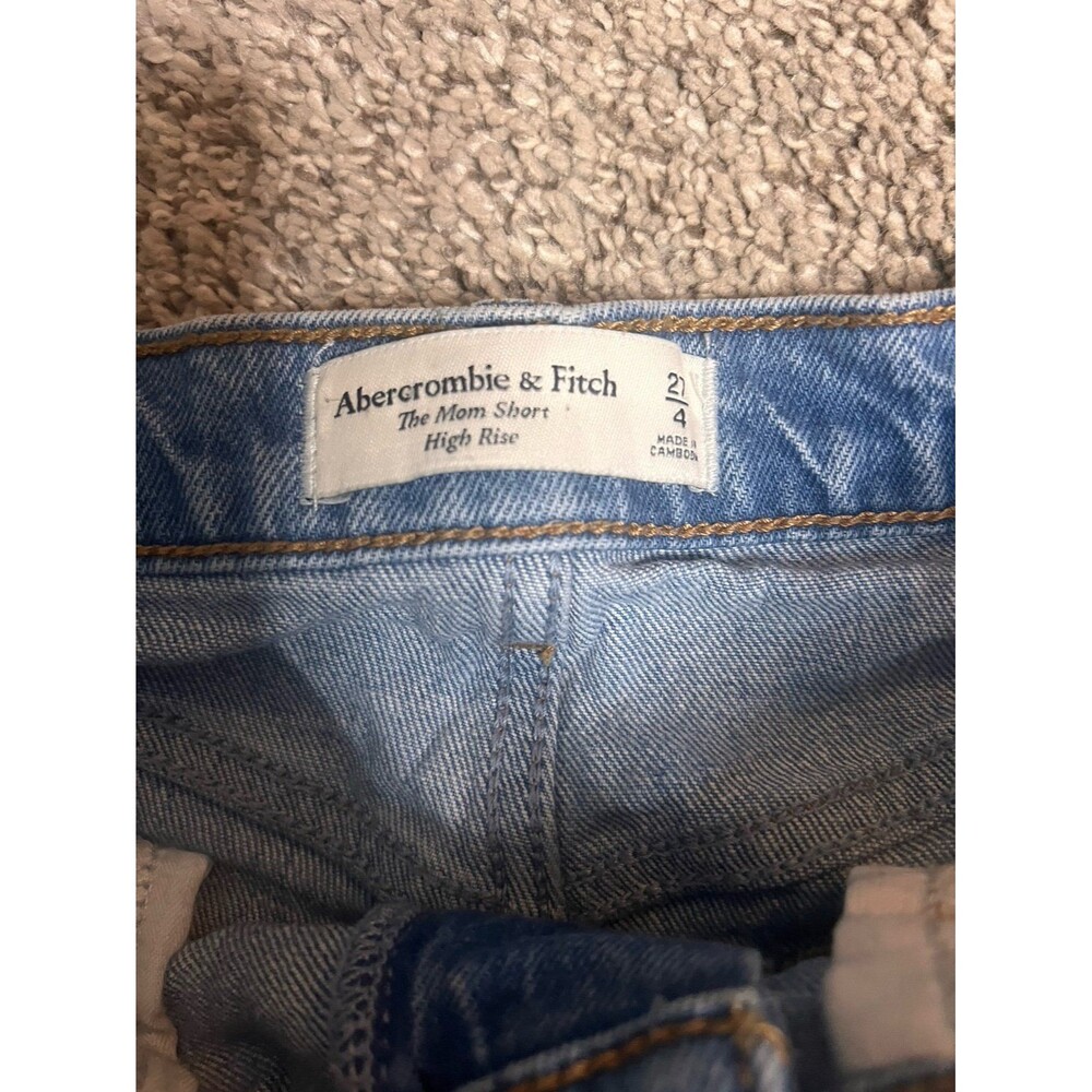 Abercrombie and Fitch mom Shorts 27. 4 - Picture 2 of 3
